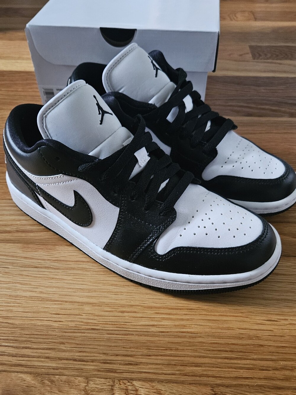Nike Air Jordan 1 Low 'Panda' Sneakers Size 8.5 Women